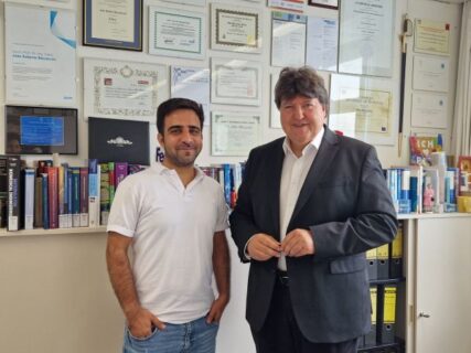 Zum Artikel "Besuch von Dr. Syed Ahmed Shah vom Institute of Fundamental Technological Research, Warschau, Polen"